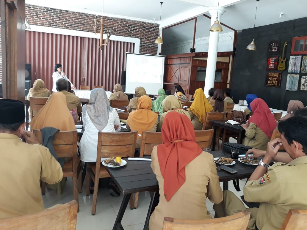 RAPAT KERJA PROGAM PEMBERDAYAAN MASYARAKAT DI LINGKUNGAN PEMERINTAH RAPAT KERJA PROGAM PEMBERDAYAAN MASYARAKAT DI LINGKUNGAN PEMERINTAH